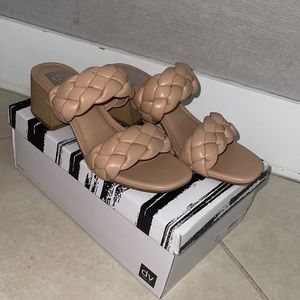 DV Dolce Vita Women’s Stacy Heeled Sandal, Nude